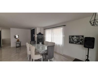 Casa de 4 alcobas en arriendo en El Porvenir, Rionegro, 240 m² · foto 5 de 14