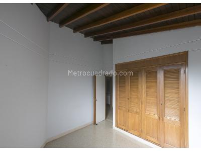 Casa de 3 alcobas en arriendo en Conquistadores, Medellín, 75 m² · foto 8 de 12