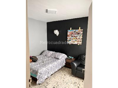Casa de 5 alcobas en venta en Estadio, Medellín, 237 m² · foto 11 de 14