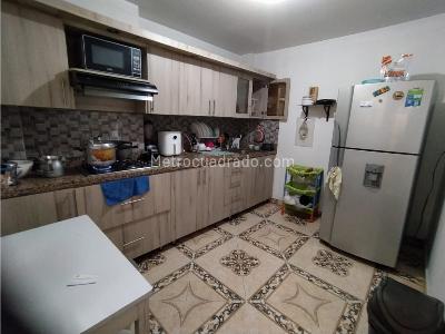 Apartamento en venta en Buenos Aires, Medellín · foto 3 de 14