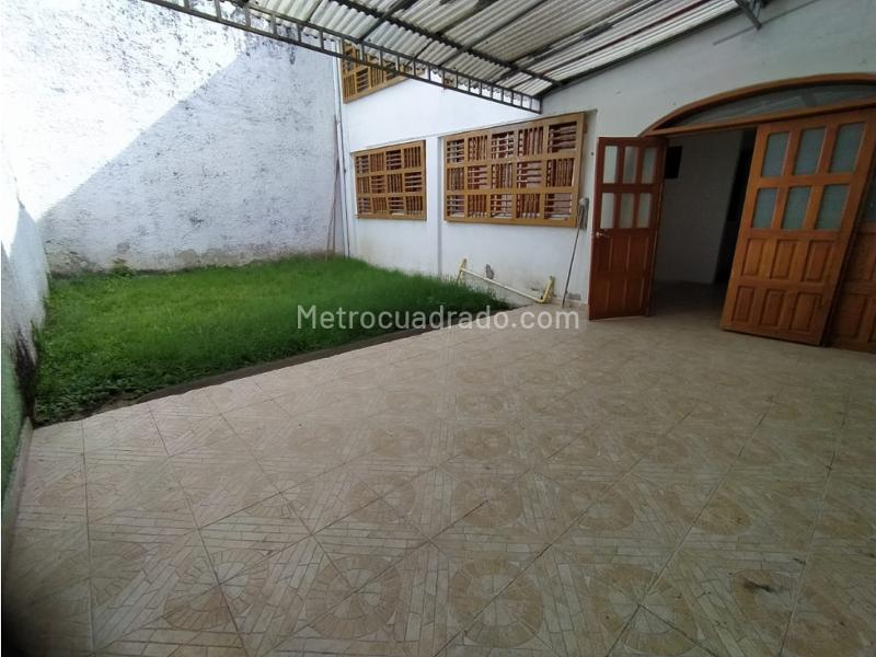 Casa Amplia de 5 Alcobas en Belén Rosales
