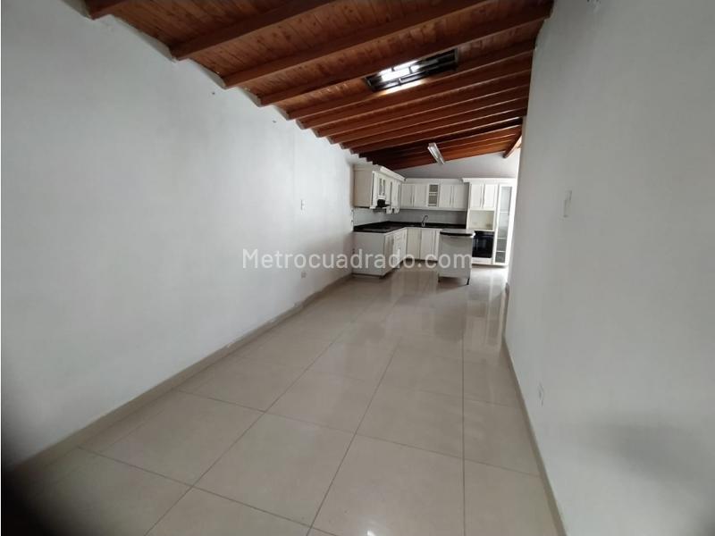 Casa Amplia de 5 Alcobas en Belén Rosales - 5