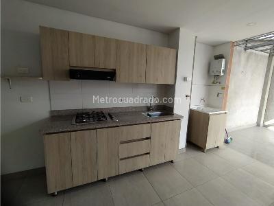 Apartamento de 1 alcoba en arriendo en Laureles, Medellín, 62 m² · foto 3 de 14