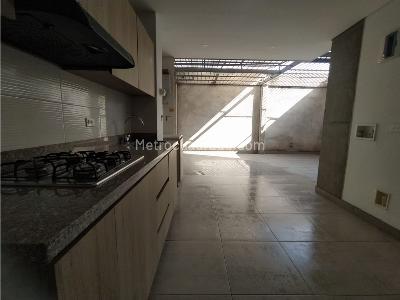Apartamento de 1 alcoba en arriendo en Laureles, Medellín, 62 m² · foto 4 de 14