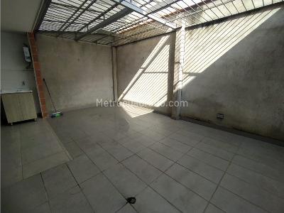 Apartamento de 1 alcoba en arriendo en Laureles, Medellín, 62 m² · foto 10 de 14