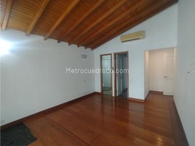 Casa de 4 alcobas en venta en Loma Benedictinos, Envigado, 300 m² · foto 17 de 20