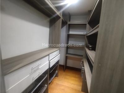 Casa de 4 alcobas en venta en Loma Benedictinos, Envigado, 300 m² · foto 18 de 20