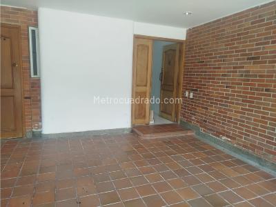 Casa de 4 alcobas en venta en Loma Benedictinos, Envigado, 300 m² · foto 2 de 20