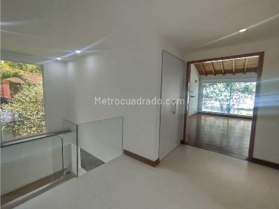Casa de 4 alcobas en venta en Loma Benedictinos, Envigado, 300 m² · foto 5 de 20