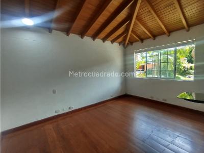 Casa de 4 alcobas en venta en Loma Benedictinos, Envigado, 300 m² · foto 9 de 20