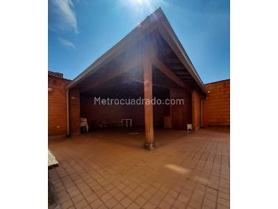 Apartamento de 2 alcobas en venta en Laureles, Medellín, 72 m² · foto 4 de 17