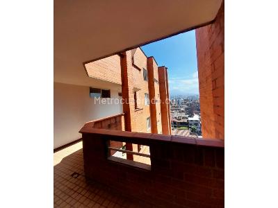 Apartamento de 2 alcobas en venta en Laureles, Medellín, 72 m² · foto 7 de 17