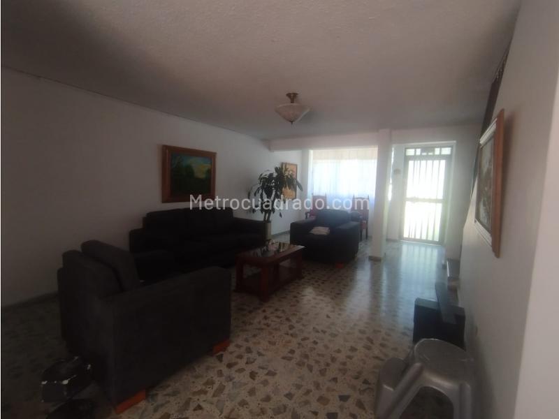 Casa de 5 Alcobas en Alquiler en Calasanz - 2