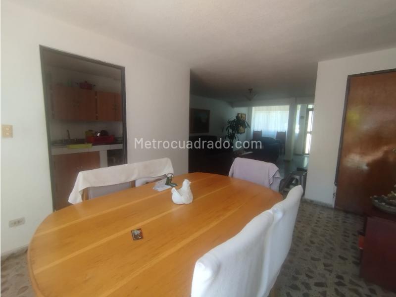 Casa de 5 Alcobas en Alquiler en Calasanz - 3