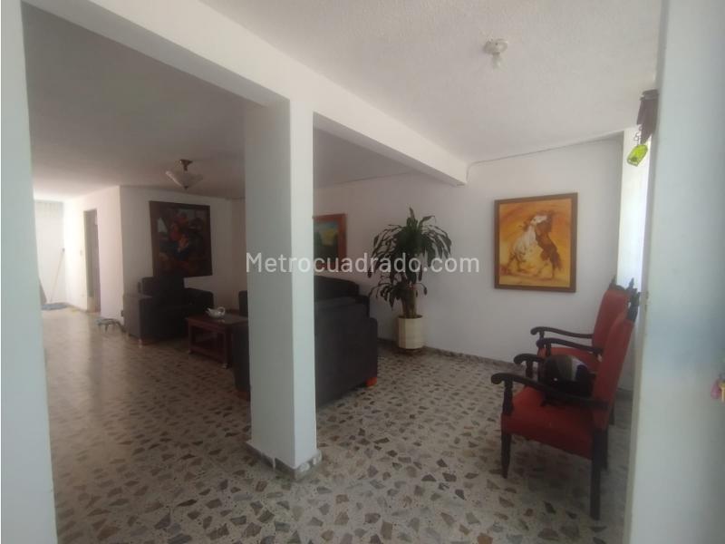 Casa de 5 Alcobas en Alquiler en Calasanz - 5