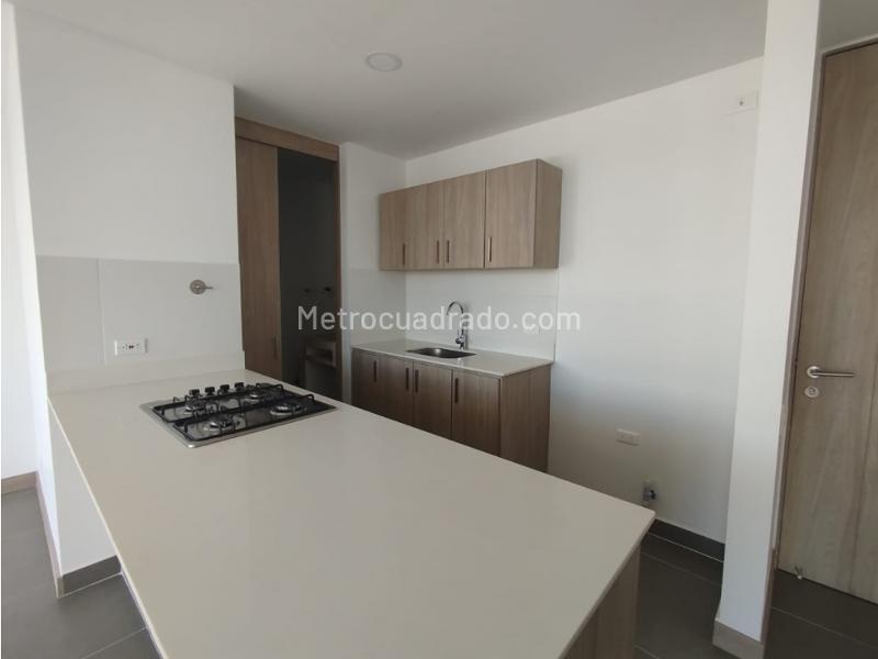 2BR Apartment in Los Colegios (65 m²) - 3