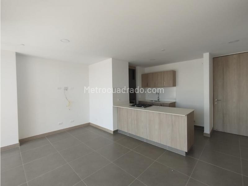 2BR Apartment in Los Colegios (65 m²) - 5