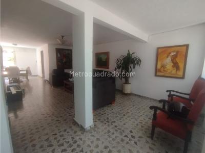 Casa de 5 alcobas en venta en Calasanz, Medellín, 300 m² · foto 4 de 20