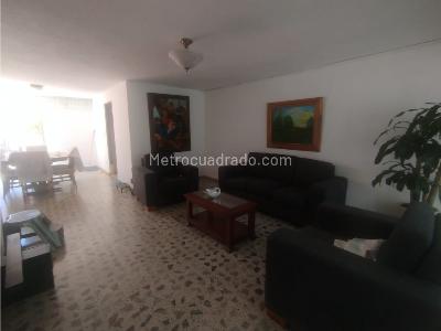 Casa de 5 alcobas en venta en Calasanz, Medellín, 300 m² · foto 5 de 20