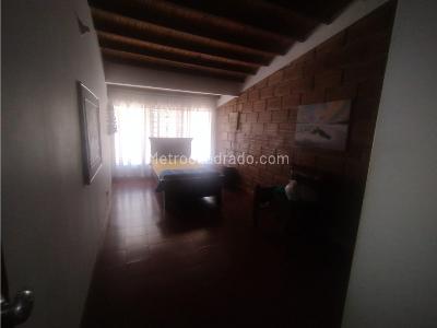 Casa de 5 alcobas en venta en Calasanz, Medellín, 300 m² · foto 9 de 20