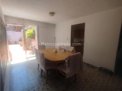 Casa de 5 alcobas en venta en Calasanz, Medellín, 300 m² · foto 18 de 20
