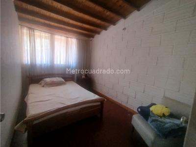 Casa de 5 alcobas en venta en Calasanz, Medellín, 300 m² · foto 19 de 20