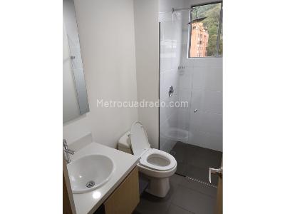 Apartamento de 3 alcobas en arriendo en El Poblado, Medellín, 114 m² · foto 8 de 14