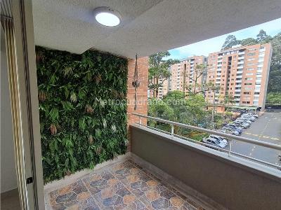 Apartamento de 3 alcobas en venta en La Castellana, Medellín, 100 m² · foto 2 de 20