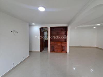 Apartamento de 3 alcobas en venta en La Castellana, Medellín, 100 m² · foto 3 de 20