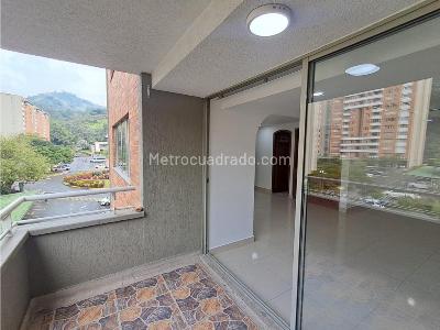 Apartamento de 3 alcobas en venta en La Castellana, Medellín, 100 m² · foto 15 de 20