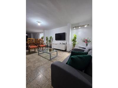 Casa de 5 alcobas en venta en Laureles, Medellín, 250 m² · foto 5 de 20