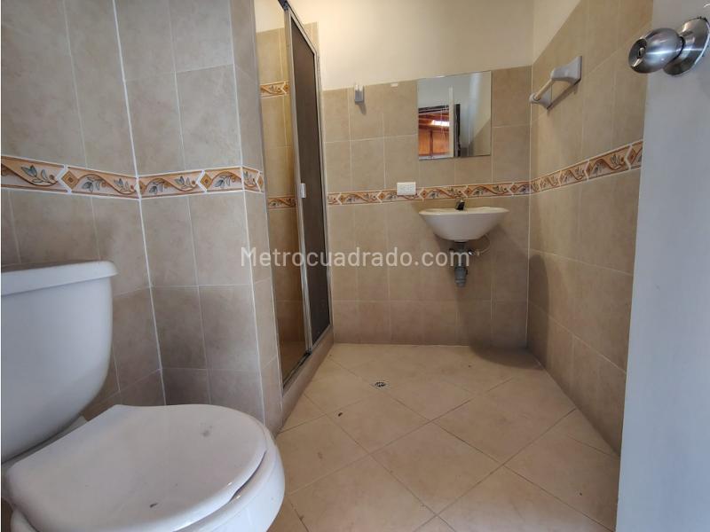 Commercial 3BR House in Suramericana - 7