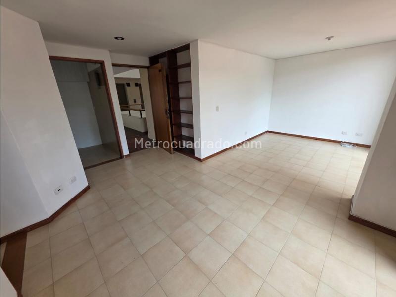 3BR Apartment in El Poblado (90 m²)