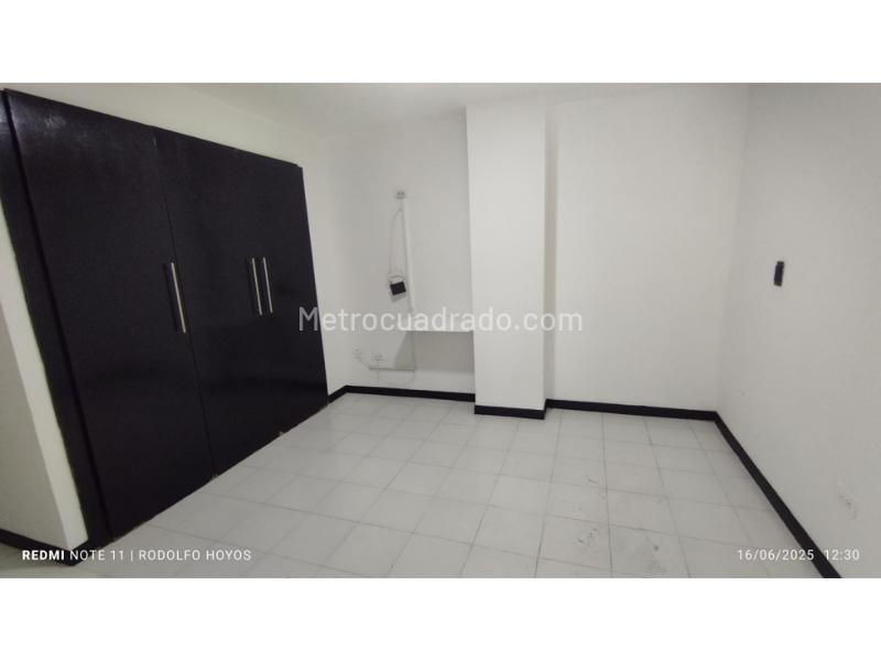 Apartamento en Arriendo en Loma del Indio con Parqueadero Cubierto Privado - 3