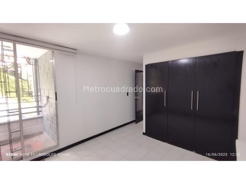 Apartamento en Arriendo en Loma del Indio con Parqueadero Cubierto Privado - 5