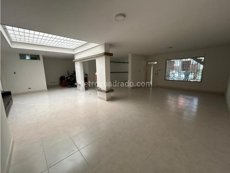 Casa Comercial en Arriendo en Laureles