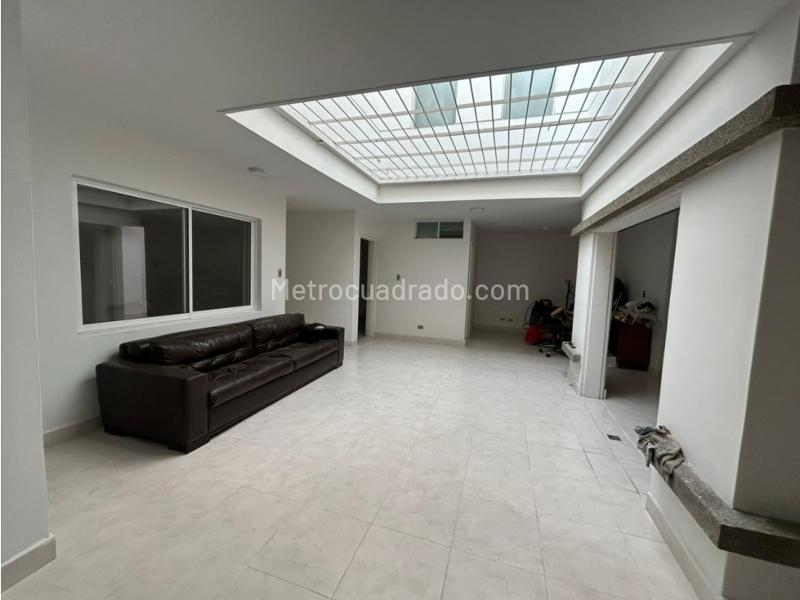 Casa Comercial en Arriendo en Laureles - 3