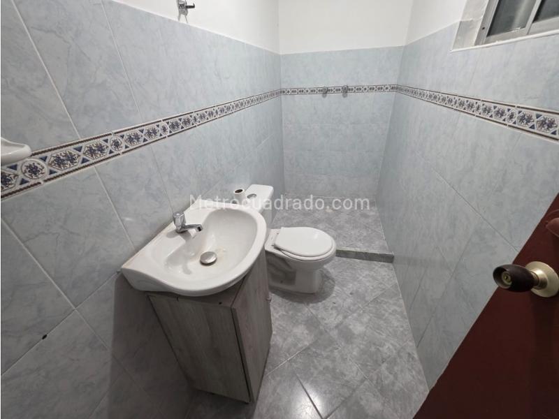 Casa Comercial Amplia de 5 Alcobas en La Floresta - 5