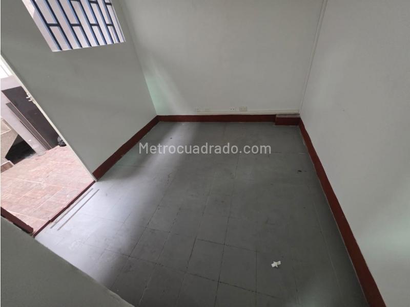 Casa Comercial Amplia de 5 Alcobas en La Floresta - 6