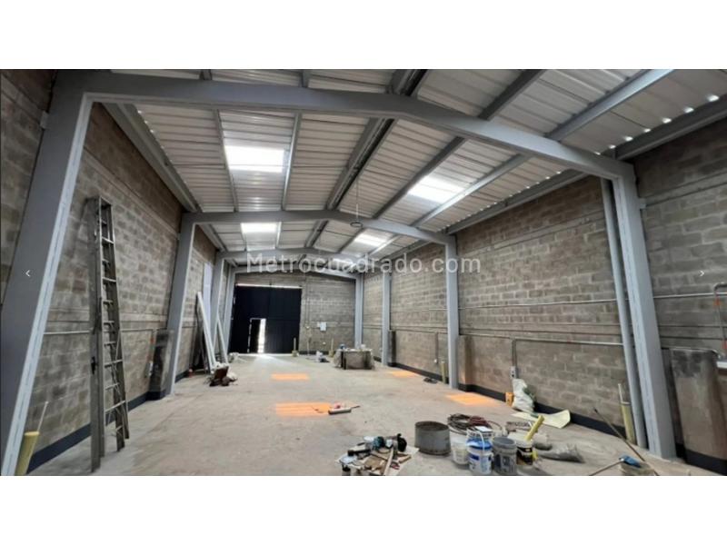Bodega en Arriendo, Calle Larga, Sabaneta - Más