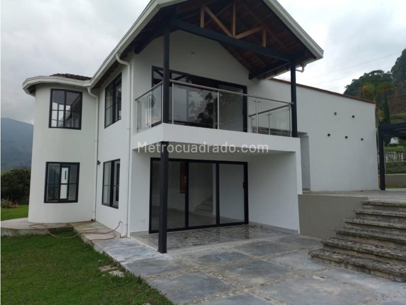 Casa – Envigado, Valle de Aburrá - Vista 2
