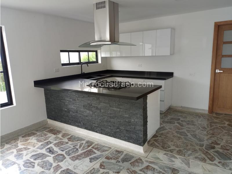 Casa – Envigado, Valle de Aburrá - Más