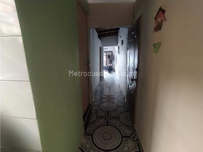 Casa de 2 alcobas en venta en San Javier, Medellín, 65 m² · foto 11 de 13