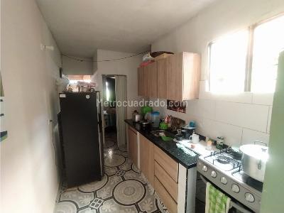 Casa de 2 alcobas en venta en San Javier, Medellín, 65 m² · foto 5 de 13