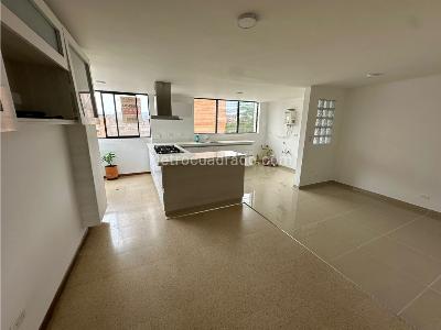Apartamento de 3 alcobas en venta en Laureles, Medellín, 120 m² · foto 2 de 15
