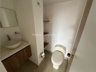 Apartamento de 3 alcobas en venta en Laureles, Medellín, 120 m² · foto 4 de 15