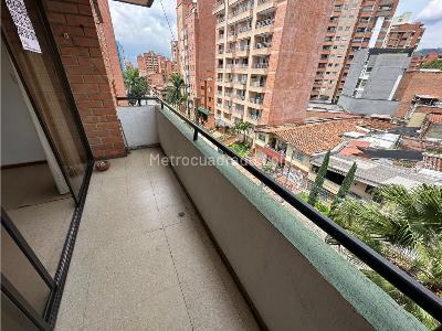 Apartamento de 3 alcobas en venta en Laureles, Medellín, 120 m² · foto 8 de 15