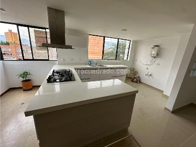 Apartamento de 3 alcobas en venta en Laureles, Medellín, 120 m² · foto 13 de 15