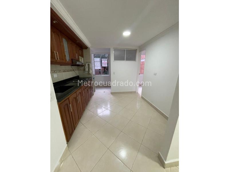 Apartamento Amplio de 3 Alcobas en Arriendo en Belén Miravalle - 2