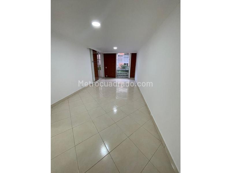 Apartamento Amplio de 3 Alcobas en Arriendo en Belén Miravalle - 5
